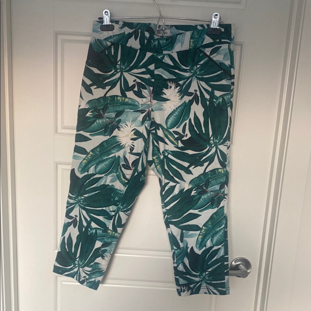 Green and White Tropical Leaf Print Leggings